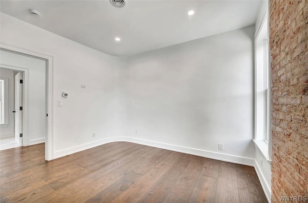 162 Allen Street - Photo 7