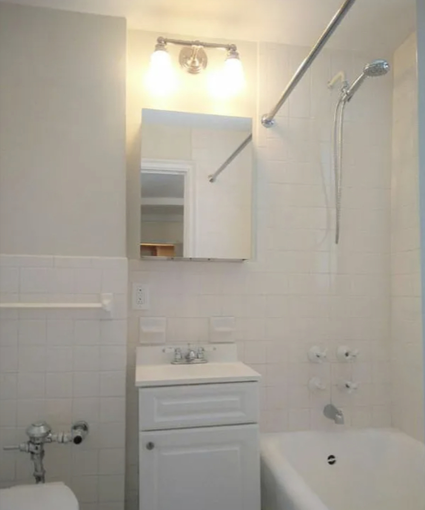 850 Amsterdam Avenue - Photo 2