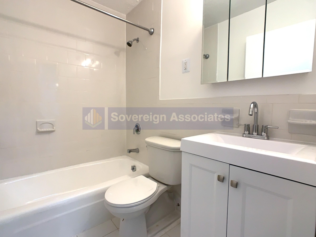 3333 Broadway - Photo 3