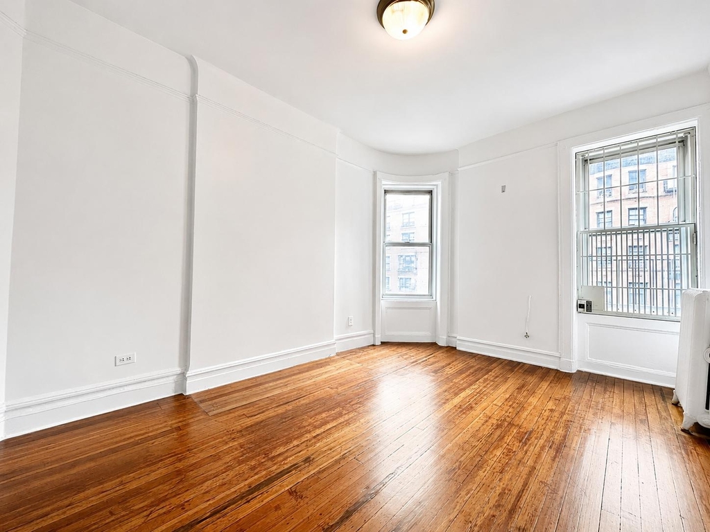 936 West End Avenue - Photo 1
