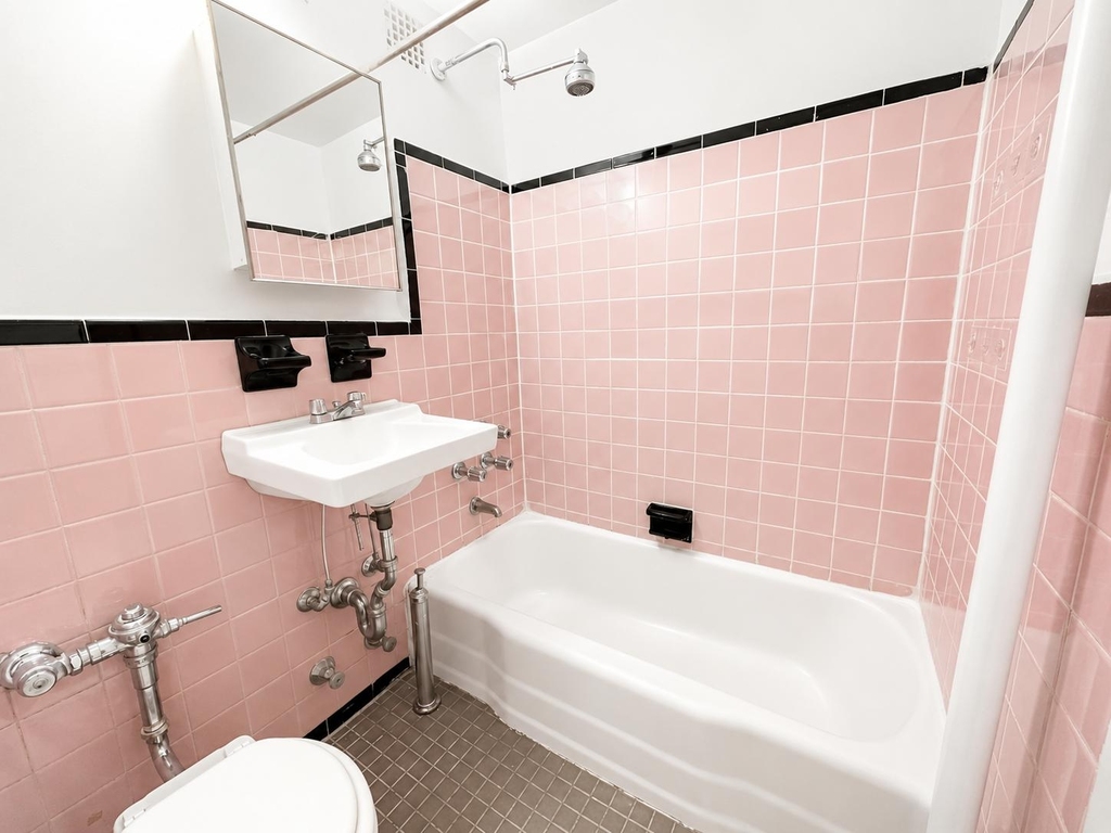 936 West End Avenue - Photo 4