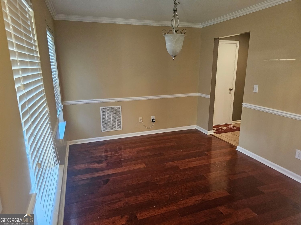9376 Carnes Crossing Circle - Photo 4