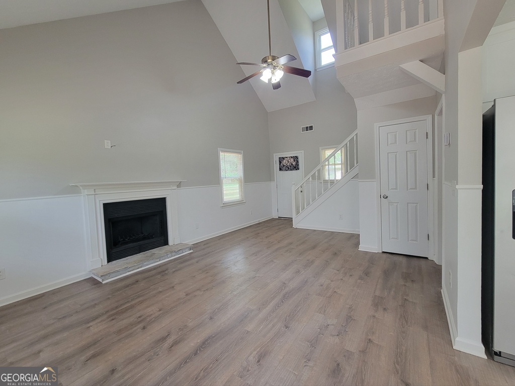 611 Leigh Court - Photo 3