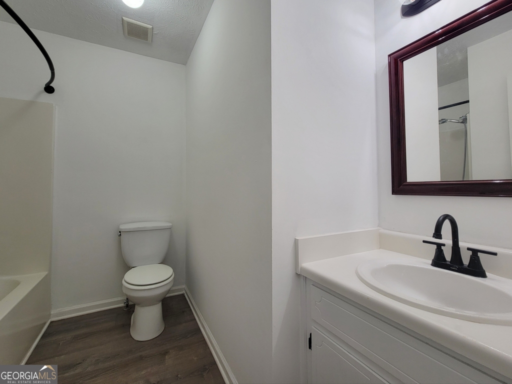 611 Leigh Court - Photo 9