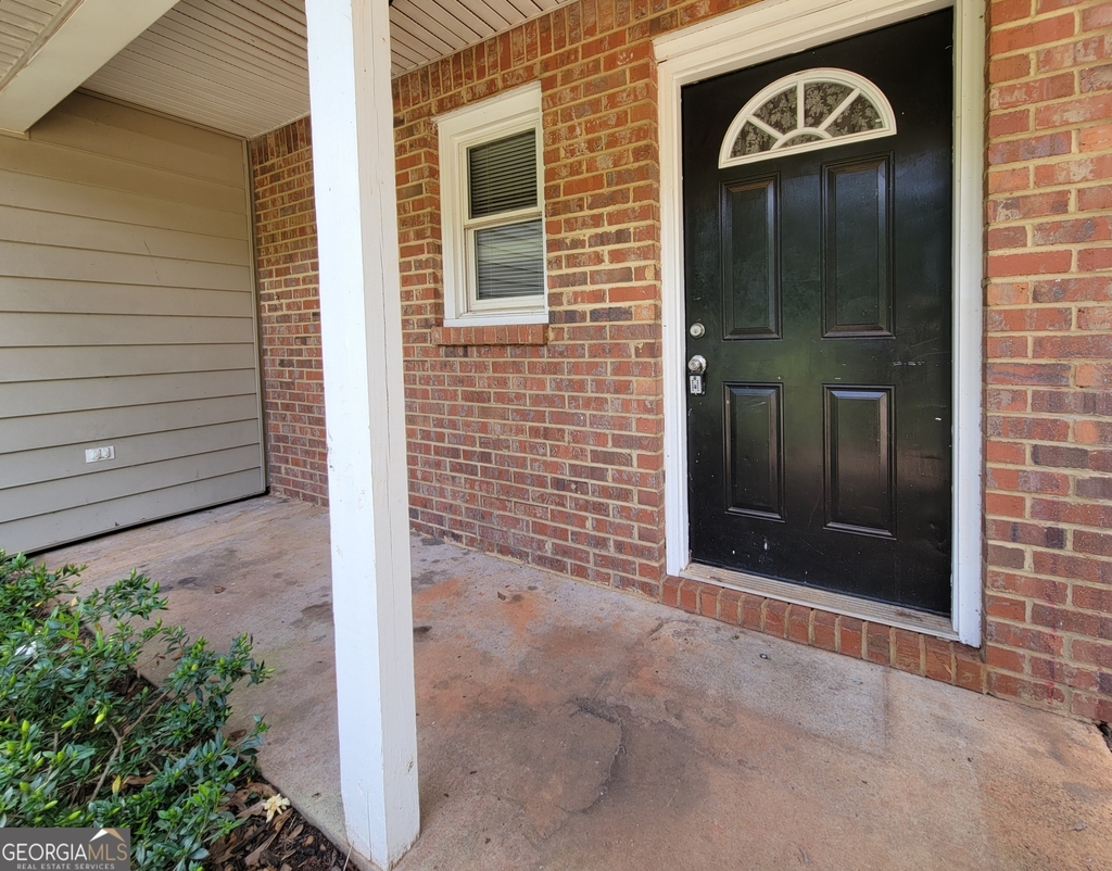611 Leigh Court - Photo 1