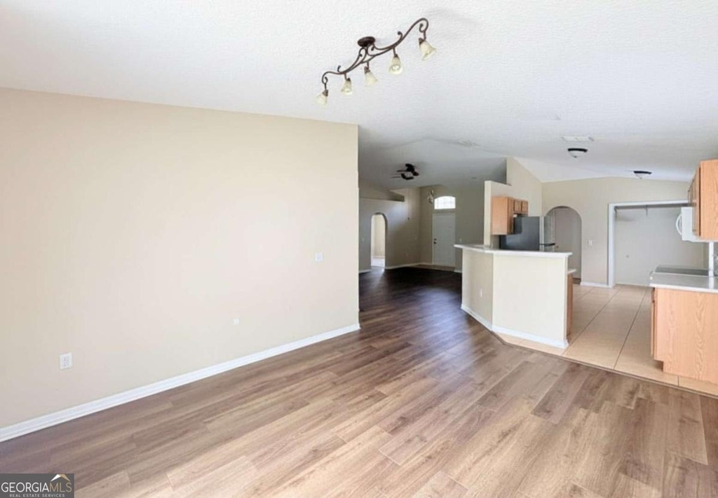 94 E Pine Bluff Boulevard - Photo 8