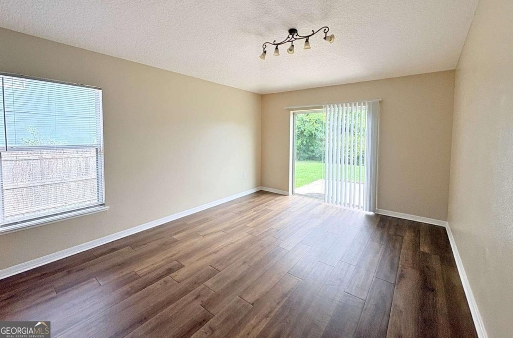 94 E Pine Bluff Boulevard - Photo 9