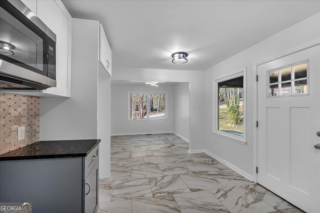 2142 Cloverdale Drive Se - Photo 3