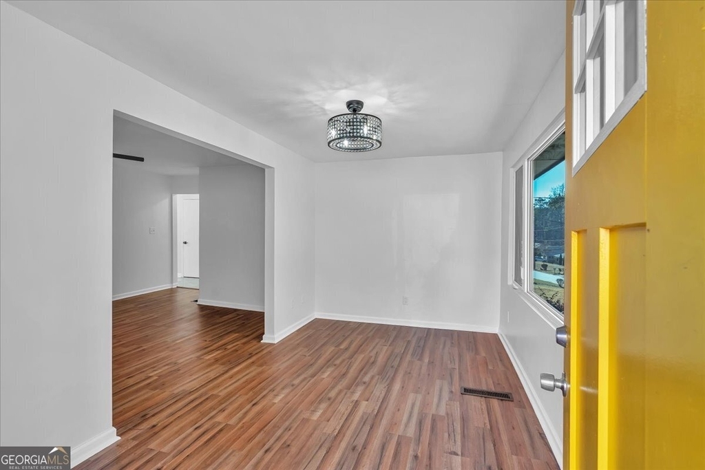 2142 Cloverdale Drive Se - Photo 10