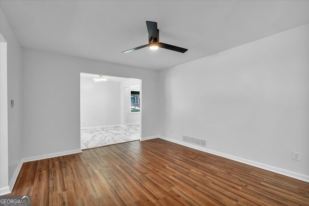 2142 Cloverdale Drive Se - Photo 17