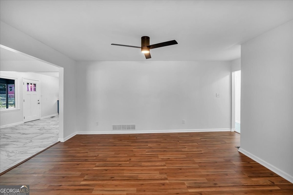 2142 Cloverdale Drive Se - Photo 15