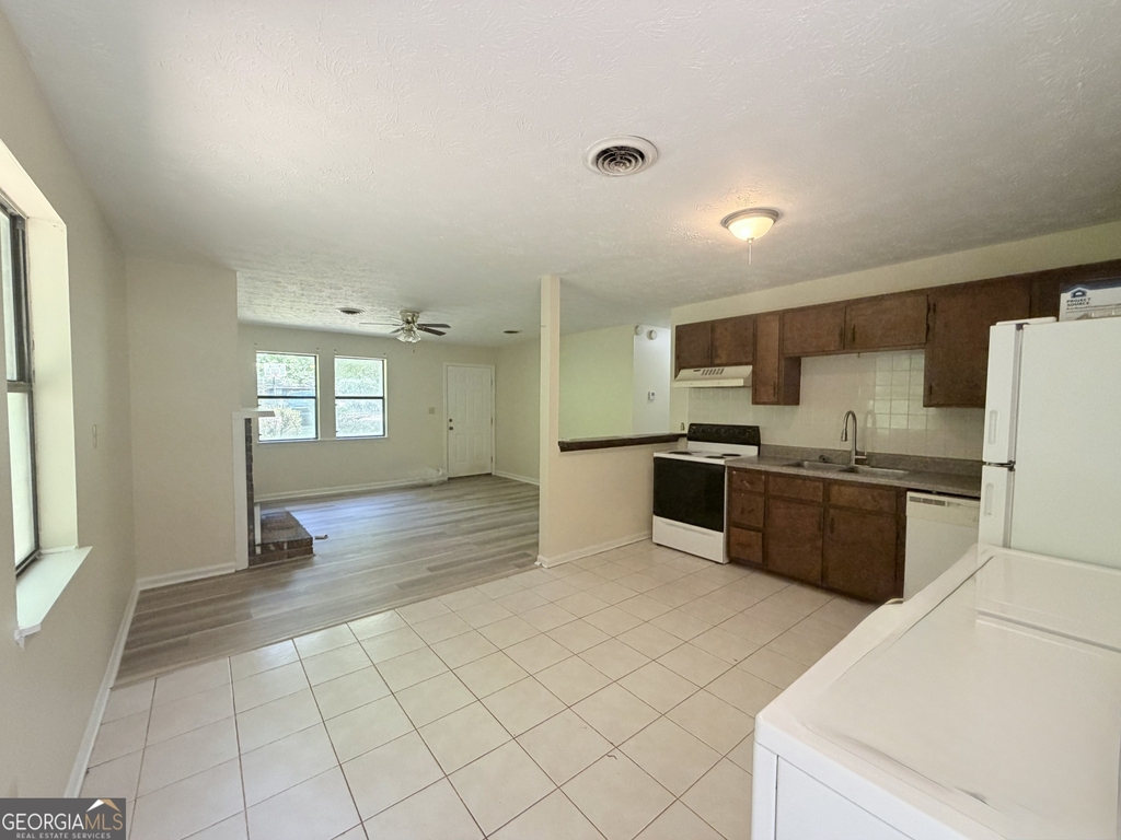 117 Alden Court - Photo 3