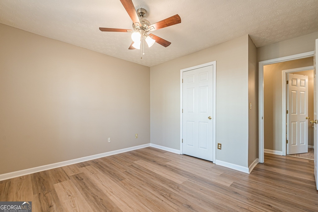 5755 Lakeview Circle - Photo 25