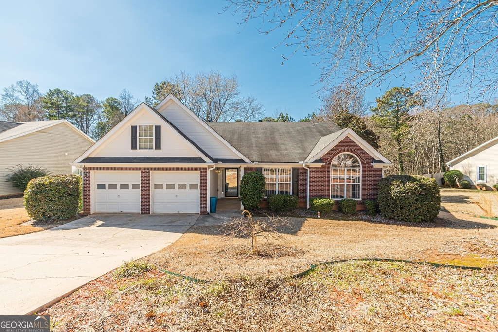 5755 Lakeview Circle - Photo 0