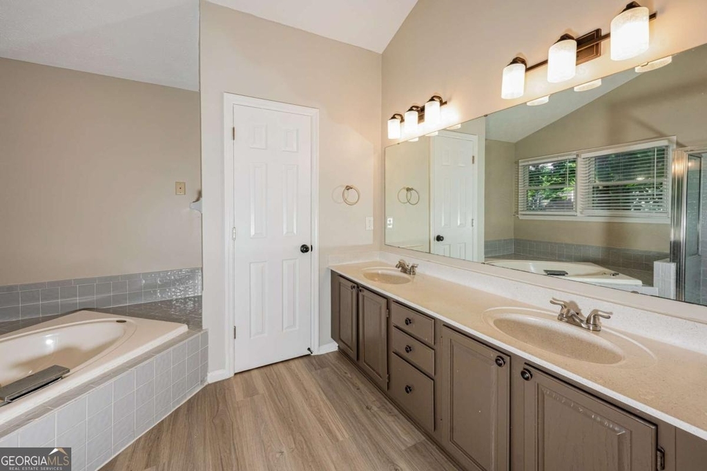 745 Mountain Oaks Parkway - Photo 9