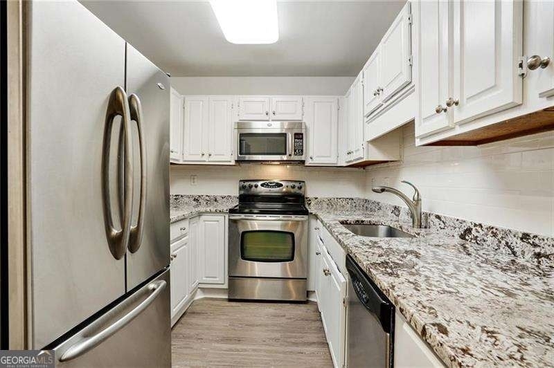 3203 Lenox Road Ne - Photo 5