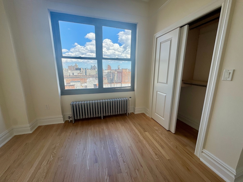 2nd Avenue - Photo 7