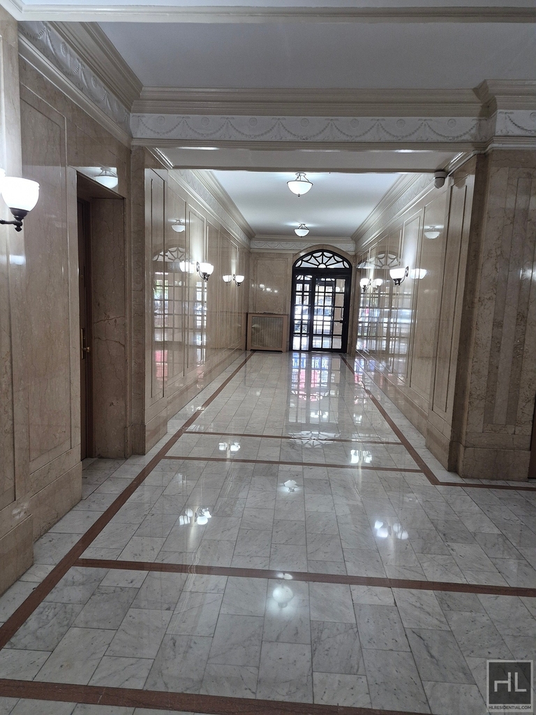 West 104 Street - Photo 1