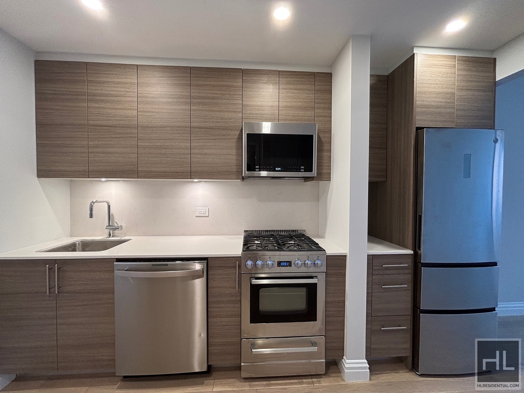 West 48th Street - Photo 0