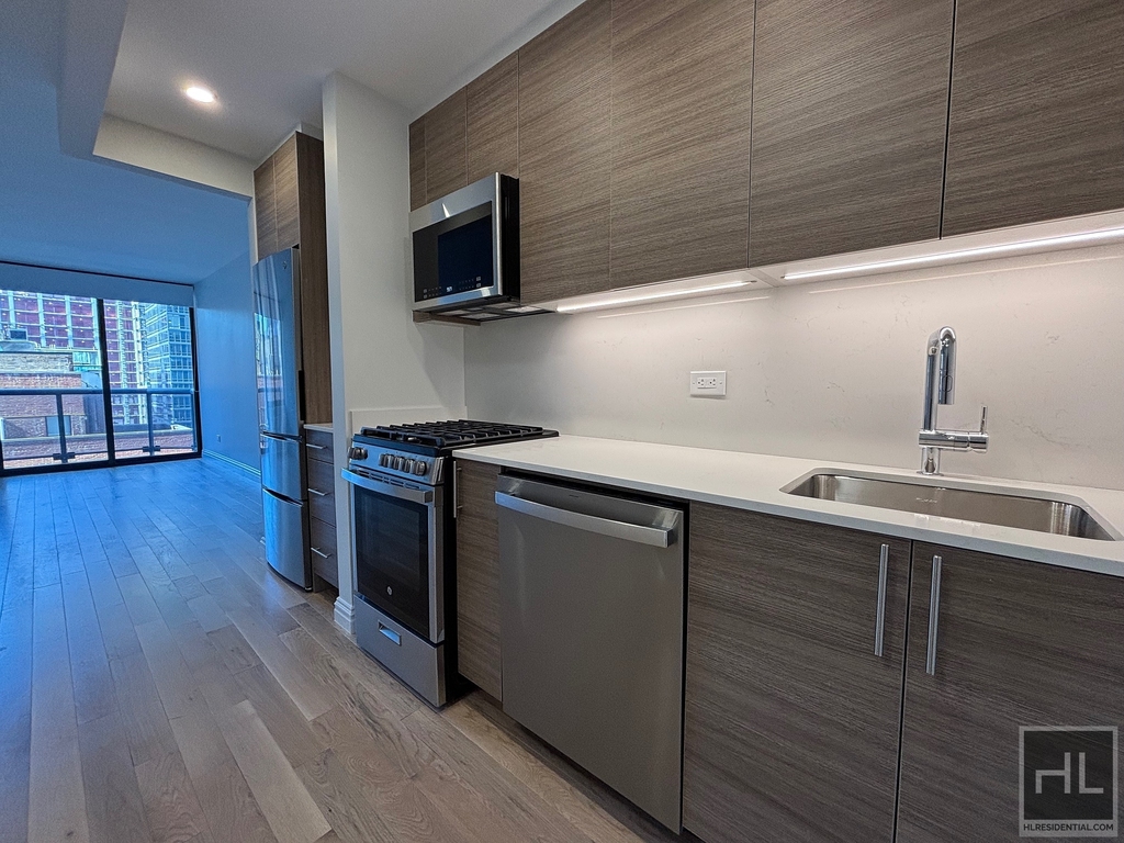 West 48th Street - Photo 1