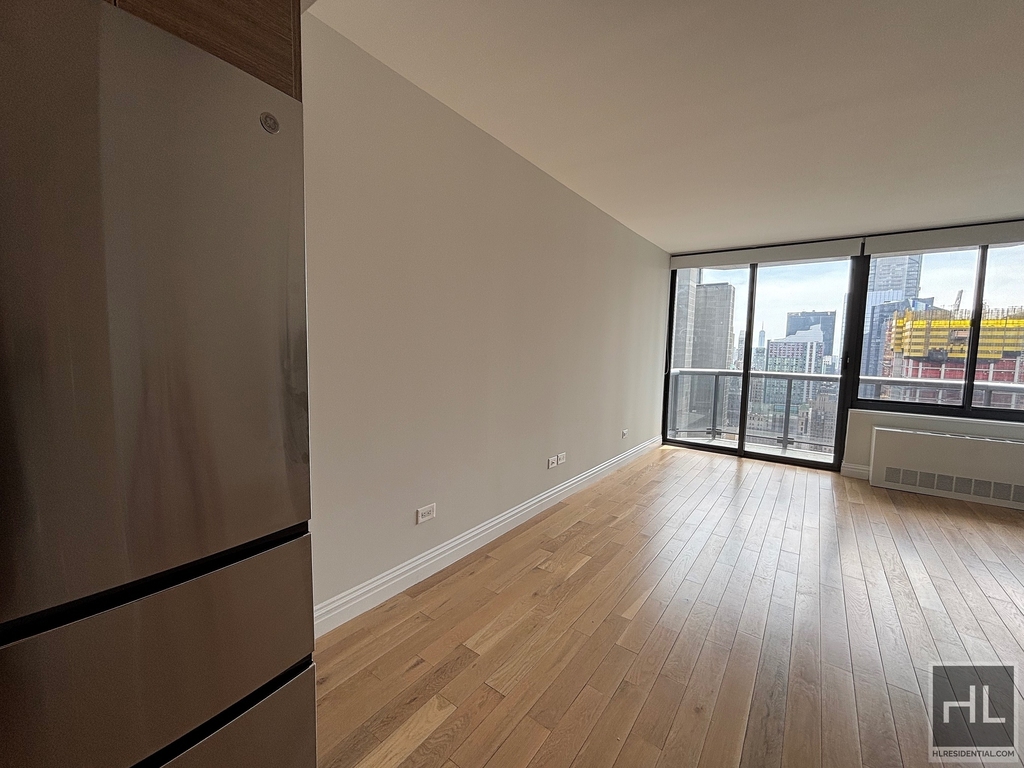 West 48th Street - Photo 3