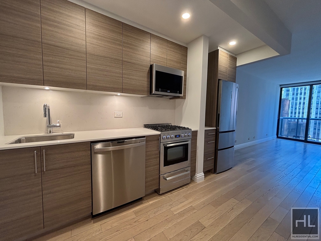 West 48th Street - Photo 0