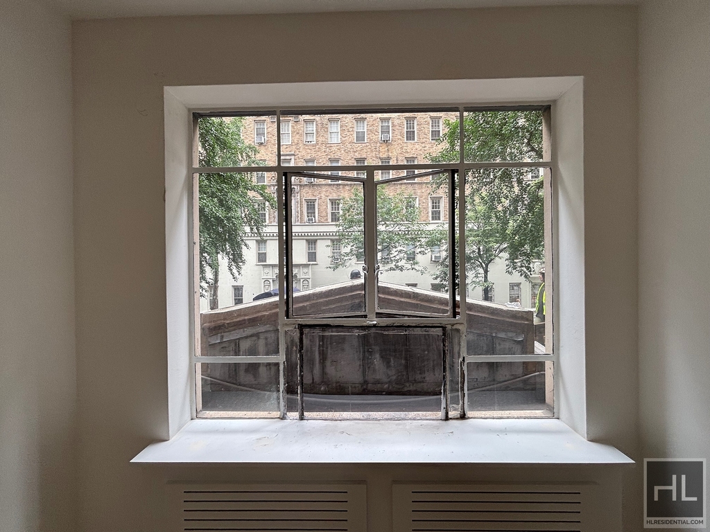 Fifth Avenue - Photo 9