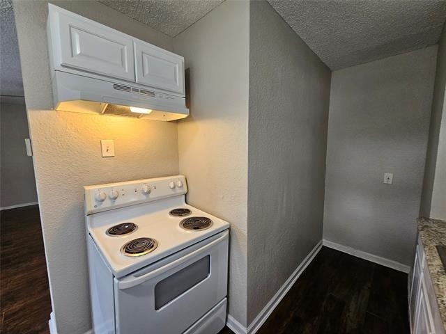 6363 Hollis Avenue - Photo 2