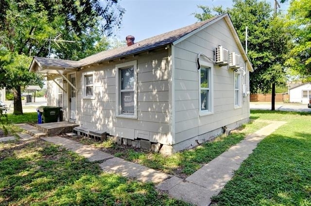 300 Meadow Park Drive - Photo 4