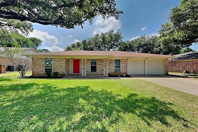 2137 Mountainview Drive - Photo 0