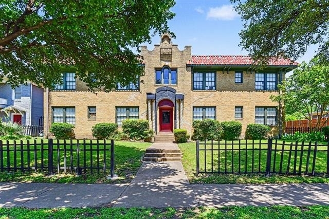 4515 Swiss Avenue - Photo 1