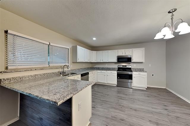 2611 Sprucewood Lane - Photo 3