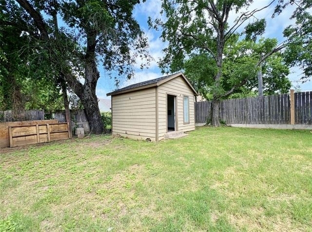 2621 E 12th Street - Photo 19
