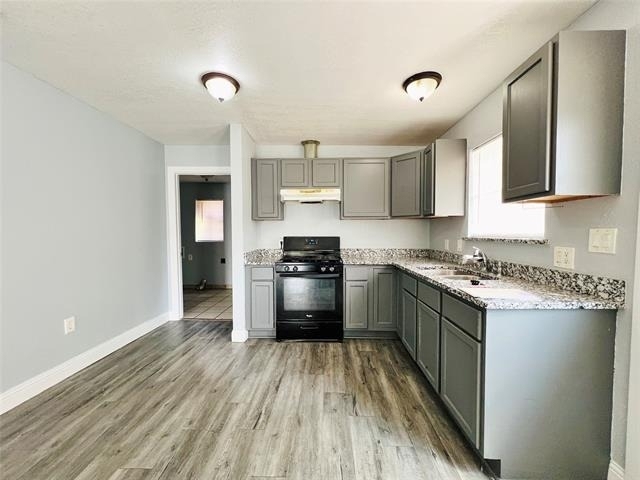 2621 E 12th Street - Photo 8