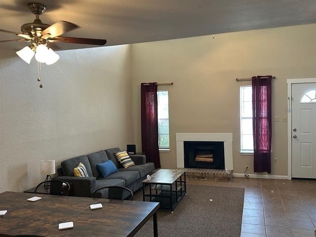 921 Bruce Way - Photo 2