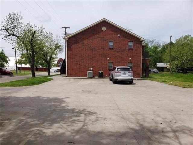 1618 Bois D Arc Street - Photo 2
