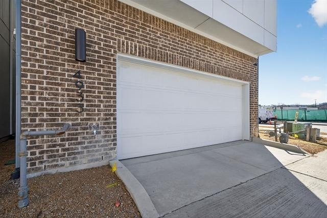 4933 Broadway Drive - Photo 34