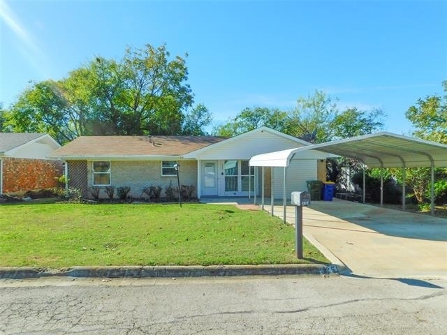 325 W Jones Street - Photo 0