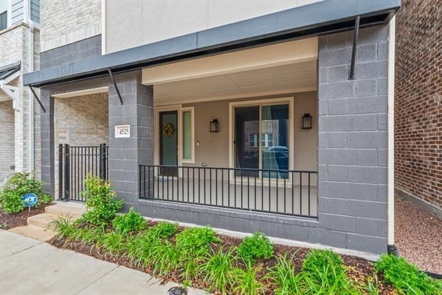 4525 Ward Street - Photo 2