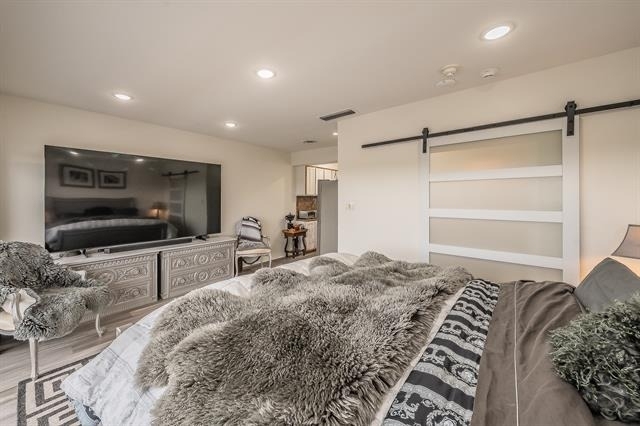 6211 W Northwest Highway - Photo 2