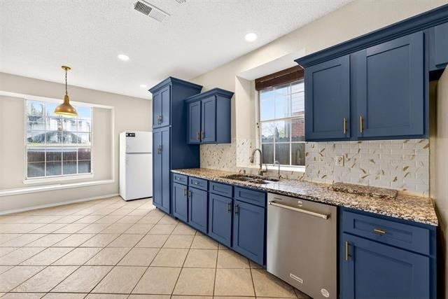 2124 Newport Drive - Photo 11