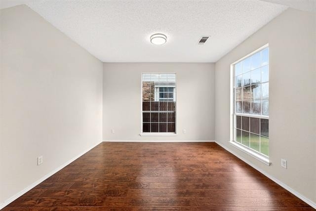 2124 Newport Drive - Photo 6