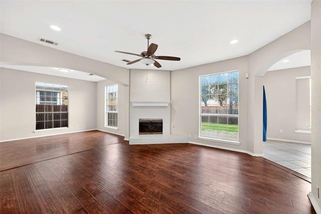 2124 Newport Drive - Photo 4