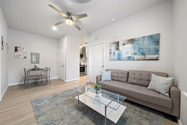 808 Sealy Street - Photo 11