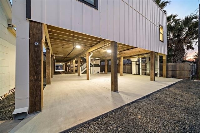 808 Sealy Street - Photo 3