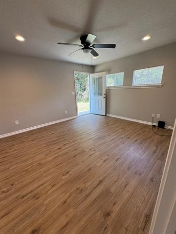 320 W 6th Street - Photo 12