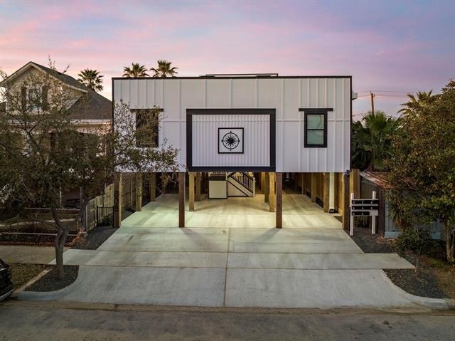 808 Sealy Street - Photo 2