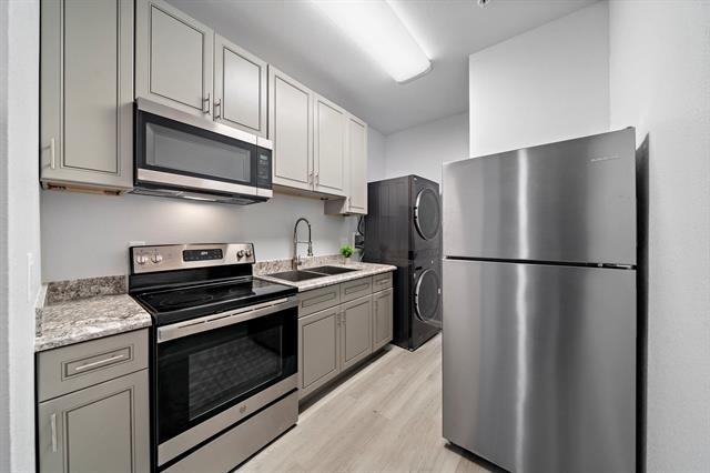 808 Sealy Street - Photo 14