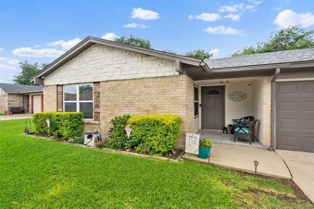 6244 Melinda Drive - Photo 3