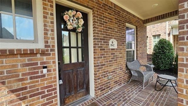 1042 Stephen Street - Photo 2